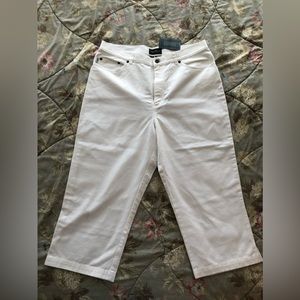 Mid Calf Capri Jeans